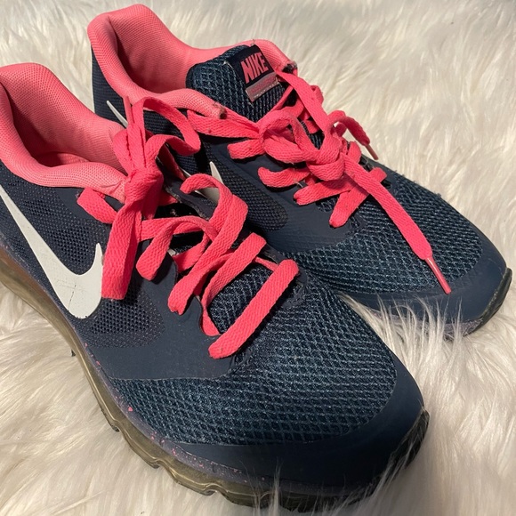 Like new Nikes barely worn navy blue and hot pink size 7 - Picture 4 of 4